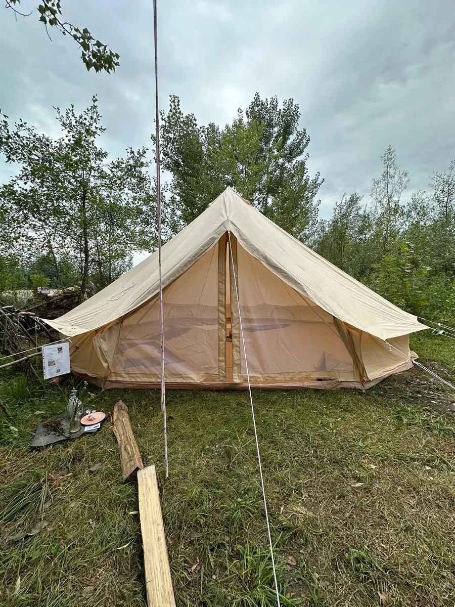 Baumwolltipi im Garten
